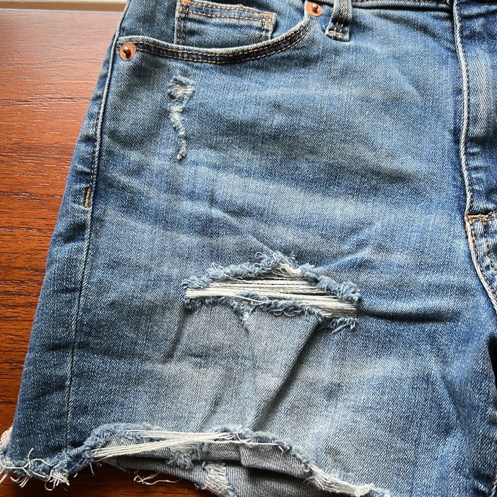 Universal Thread Distressed High Rise Short - Picture 2 of 5